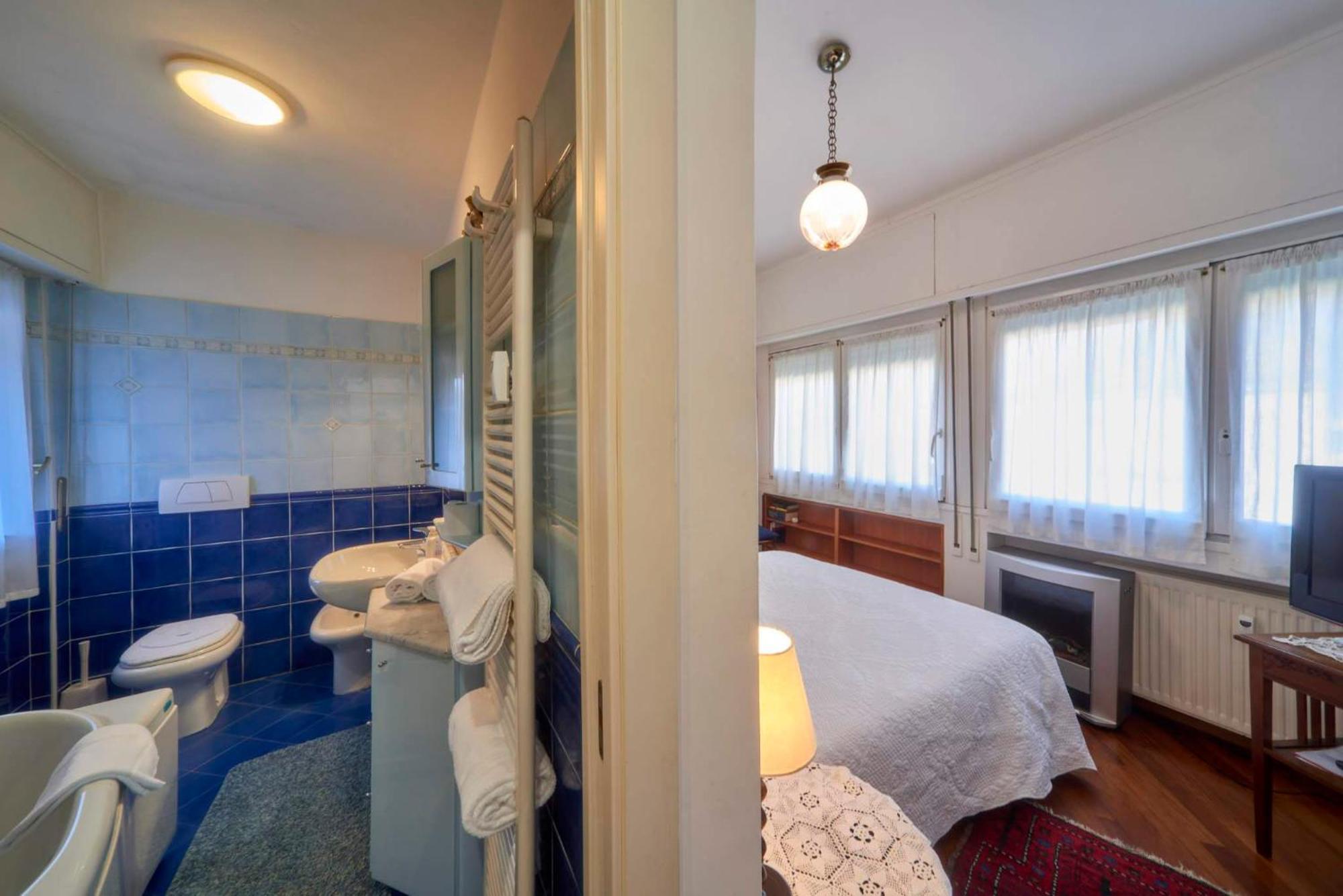 Tosca House 2 Bed & Breakfast วาเรนนา ภายนอก รูปภาพ