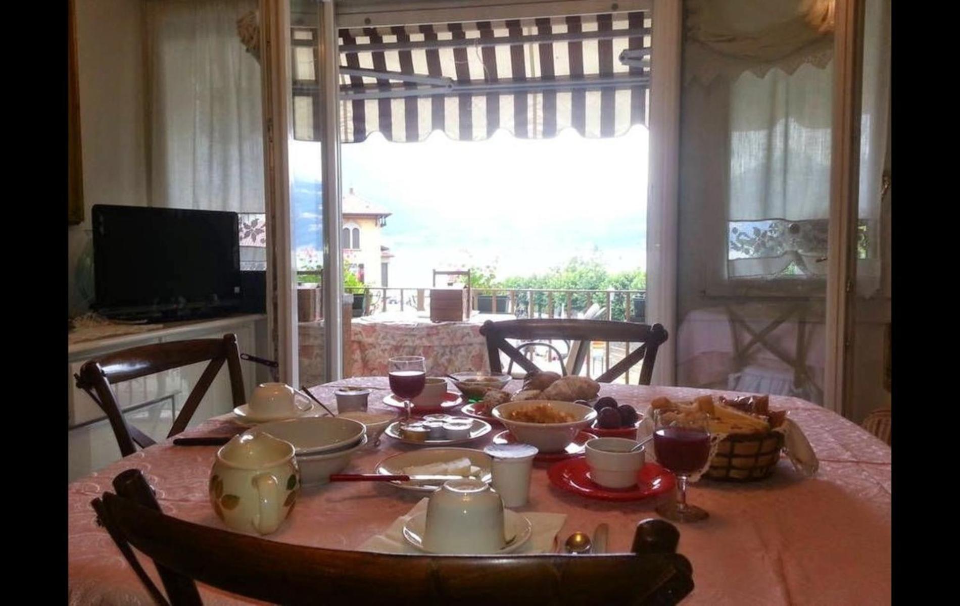 Tosca House 2 Bed & Breakfast วาเรนนา ภายนอก รูปภาพ