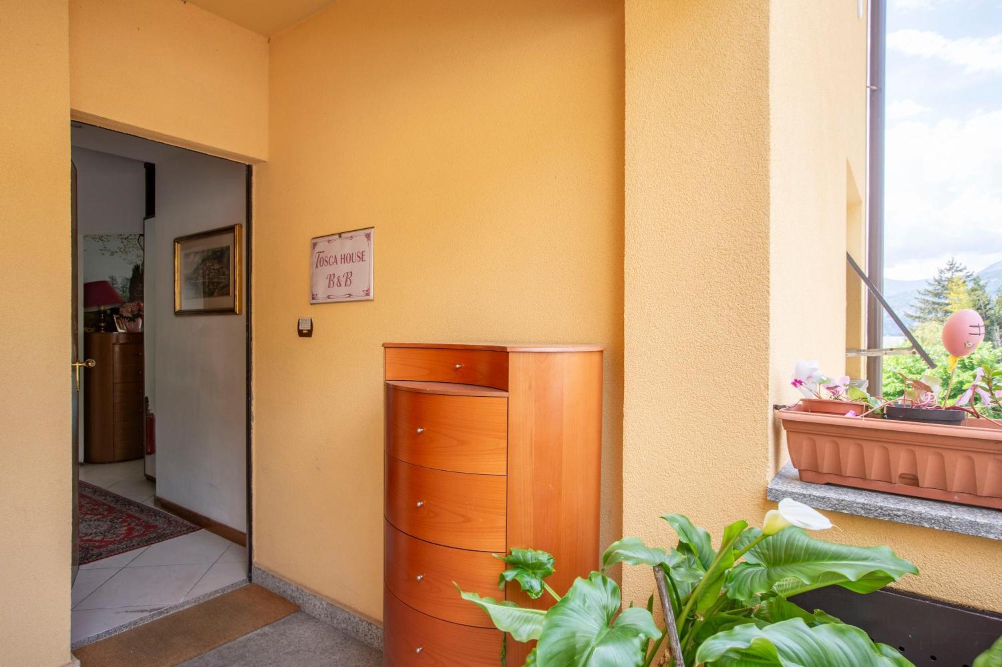 Tosca House 2 Bed & Breakfast วาเรนนา ภายนอก รูปภาพ