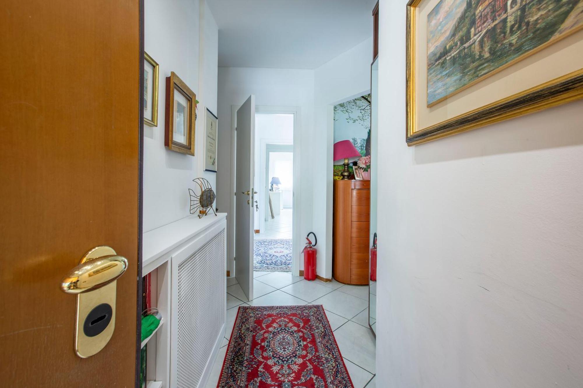 Tosca House 2 Bed & Breakfast วาเรนนา ภายนอก รูปภาพ