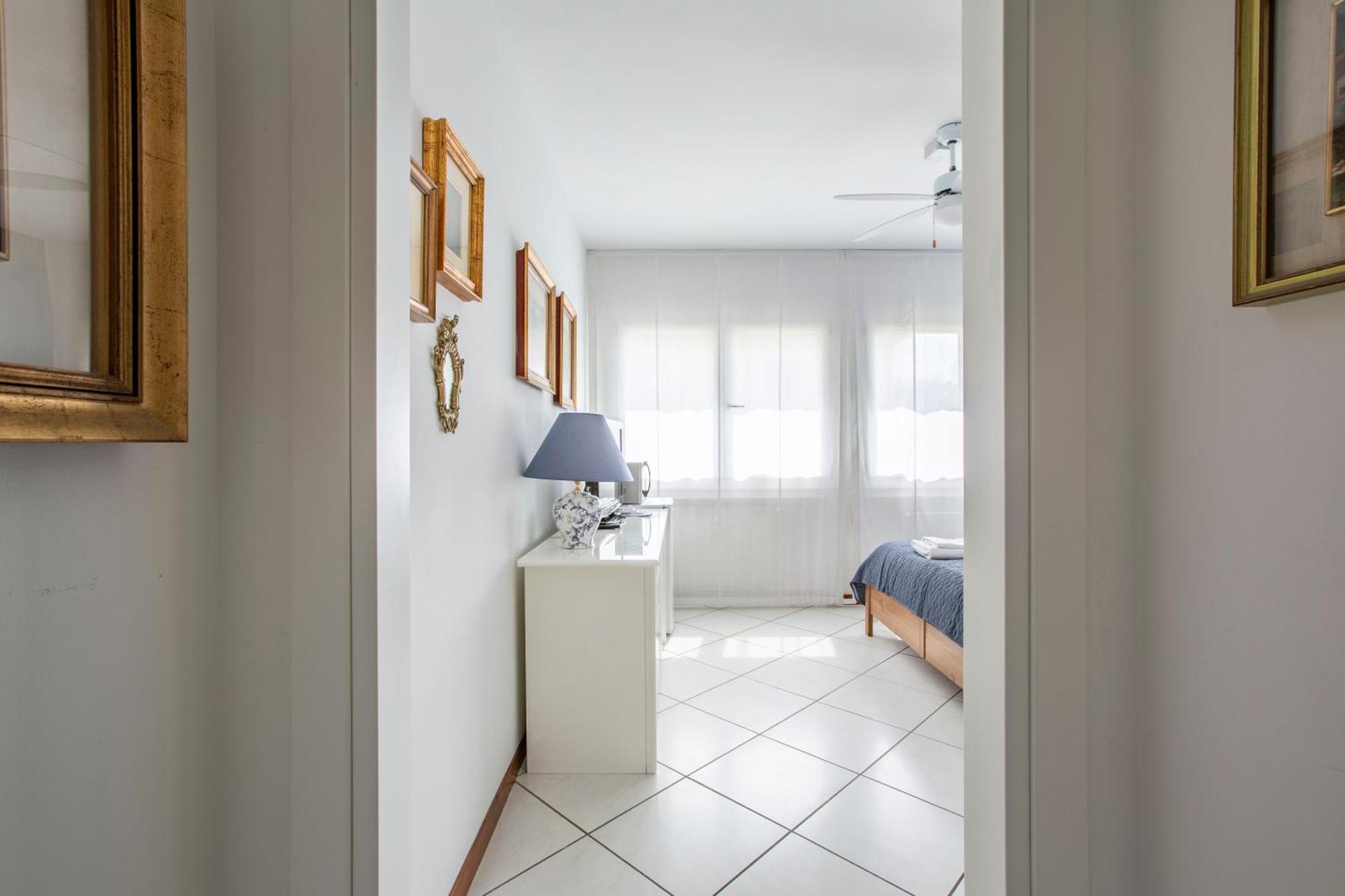 Tosca House 2 Bed & Breakfast วาเรนนา ภายนอก รูปภาพ