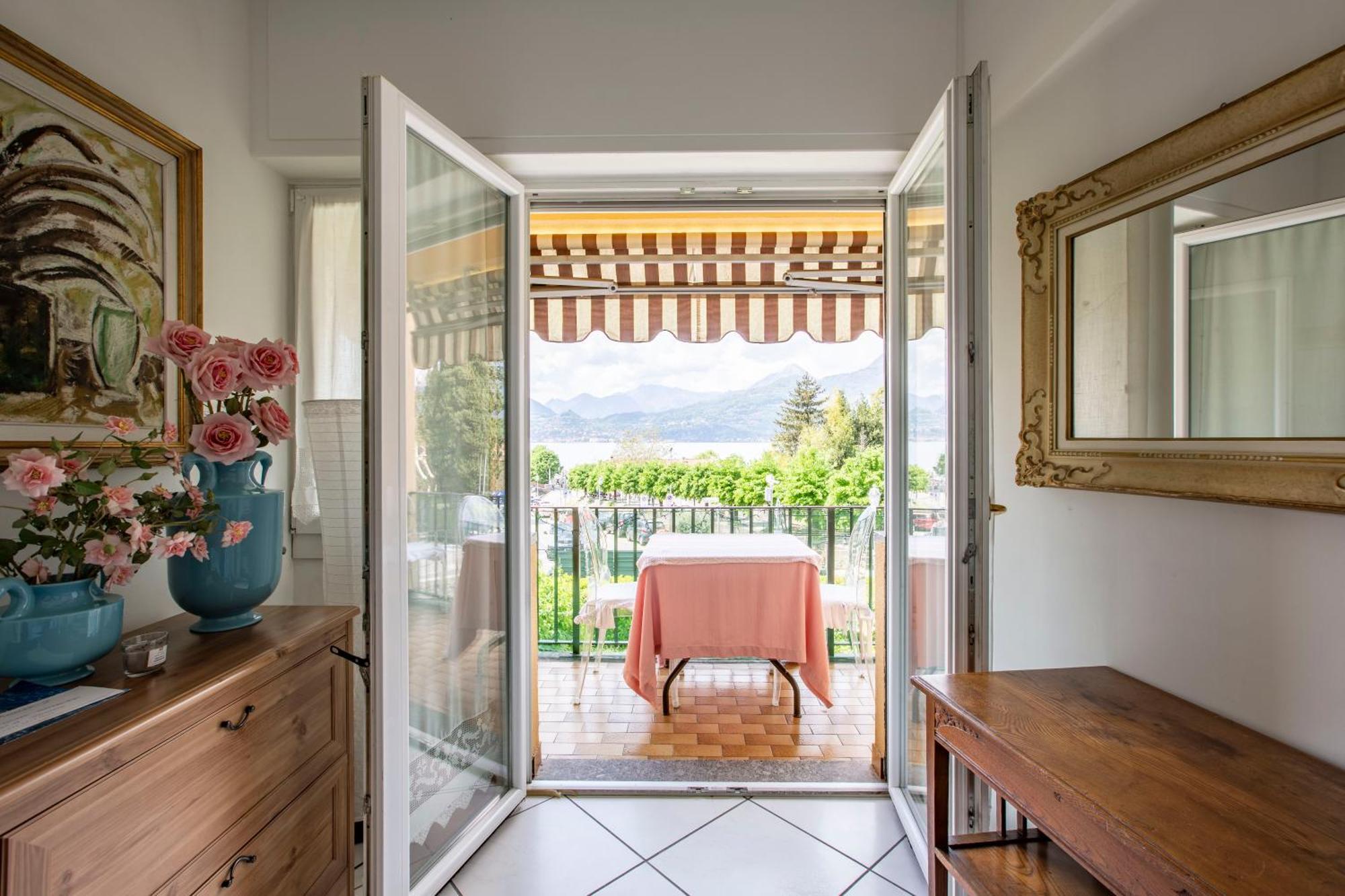 Tosca House 2 Bed & Breakfast วาเรนนา ภายนอก รูปภาพ