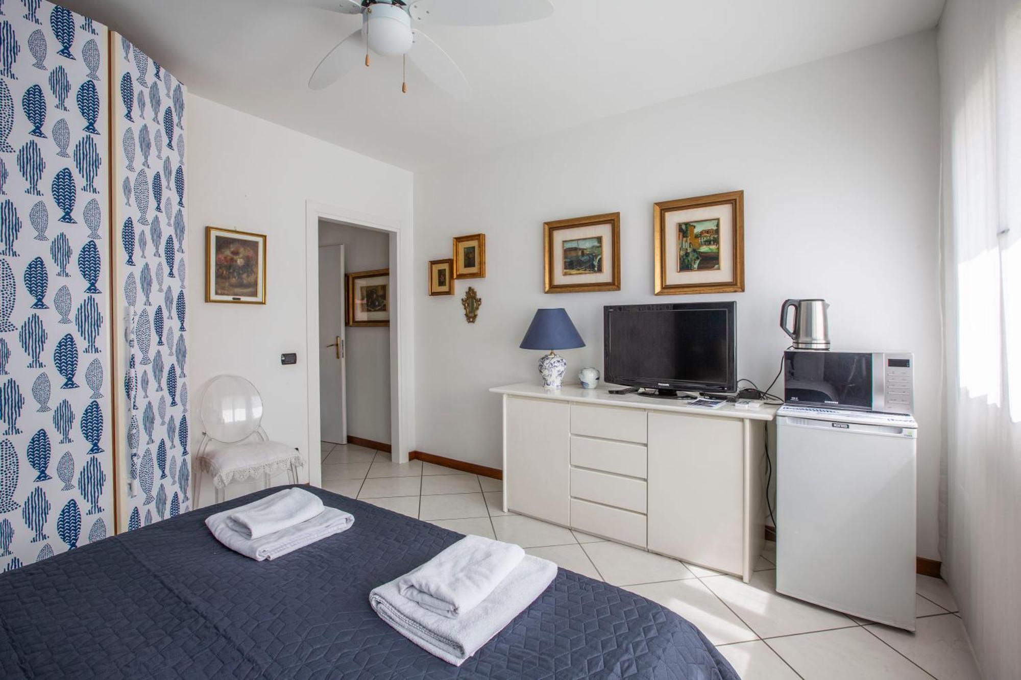 Tosca House 2 Bed & Breakfast วาเรนนา ภายนอก รูปภาพ