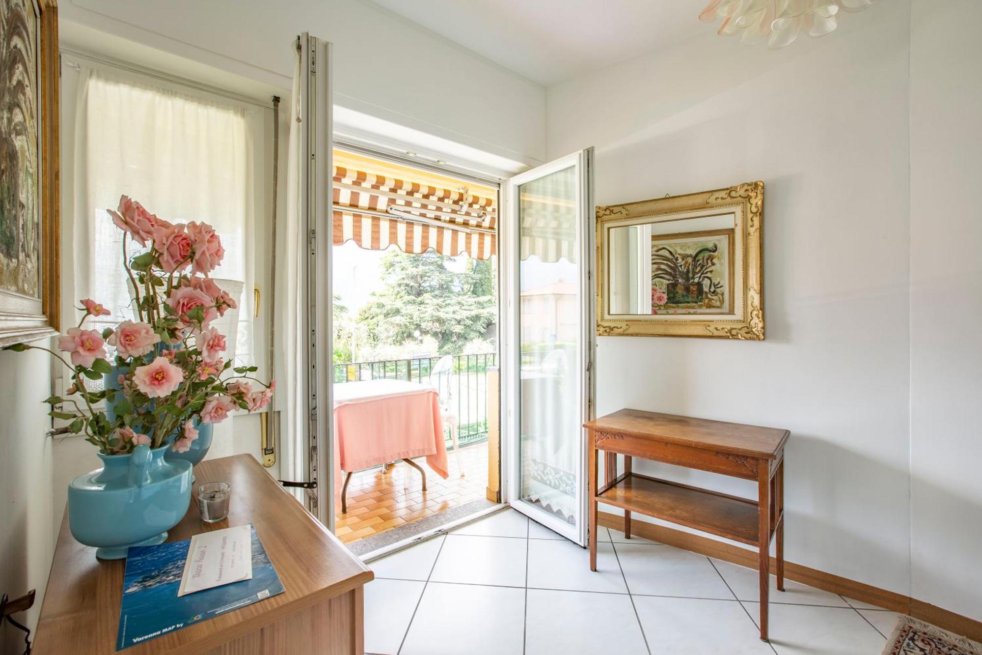 Tosca House 2 Bed & Breakfast วาเรนนา ภายนอก รูปภาพ